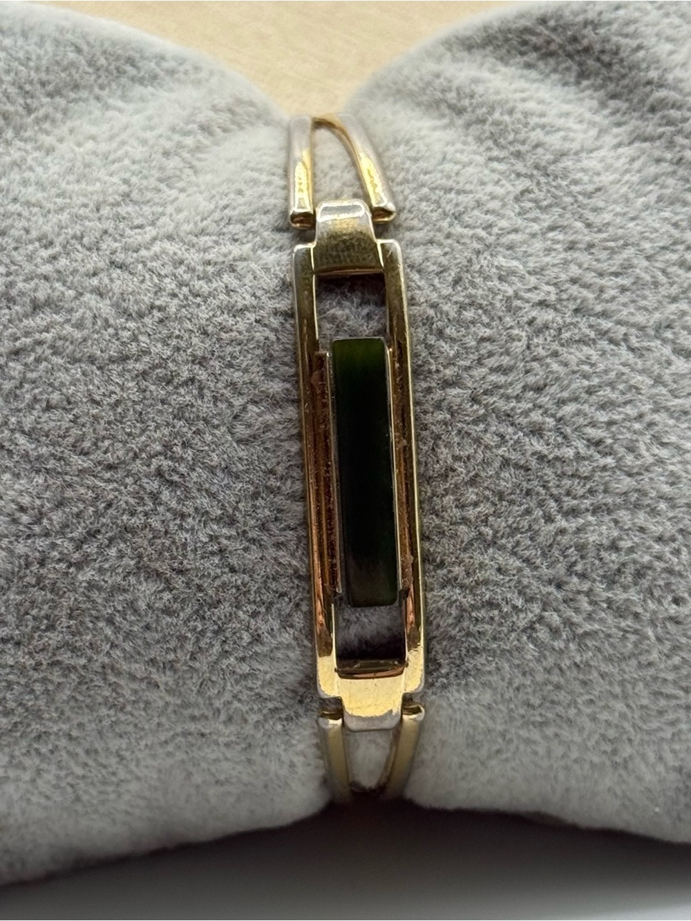 Avon Gold Tone Women’s Bracelet with Dark Green Jade inlay